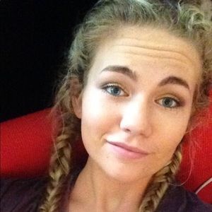 Meet your Posher, Jaclyn